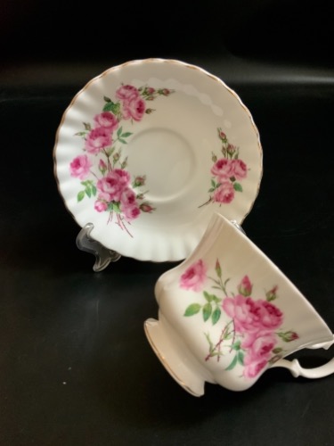 로얄 알버트 컵&amp;소서 Royal Albert Cup &amp; Saucer circa 1950