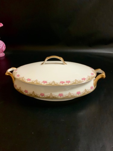 Lanternier 리모지 타원형 커버 케서롤 Lanternier Limoges Oval Covered Casserole circa 1900