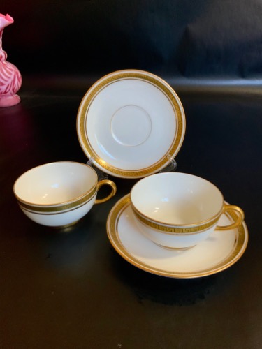 Pouyat &quot;The Athena&quot; 컵&amp;소서 Pouyat &quot;The Athena&quot; Cup &amp; Saucer circa 1910