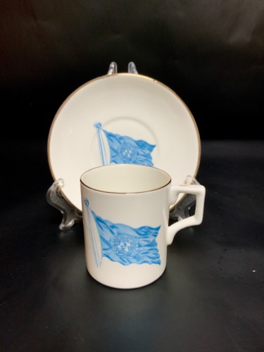 켄트 &quot;United Nations&quot; 기념 데미타스 (에쏘잔) 컵&amp;소서 Kent &quot;United Nations&quot; Souvenir Demitasse Cup &amp; Saucer circa 1970