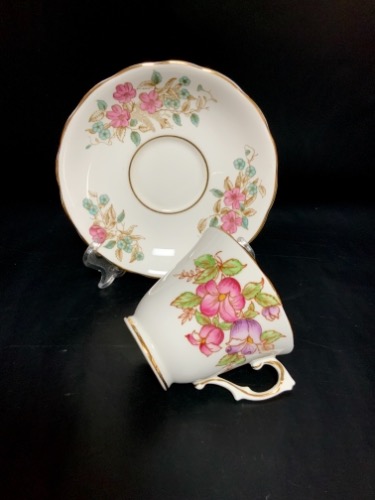 Colclough 컵&amp;소서-있는 그대로- Colclough Cup &amp; Saucer circa 1940 - AS IS (Marriage)