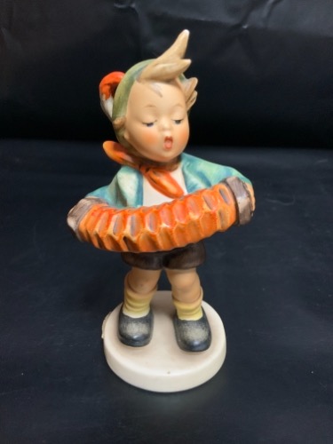 헴멜 &quot; Accordian Boy&quot; 피겨린 Hummel &quot; Accordian Boy&quot; Figurine1960 - 1963