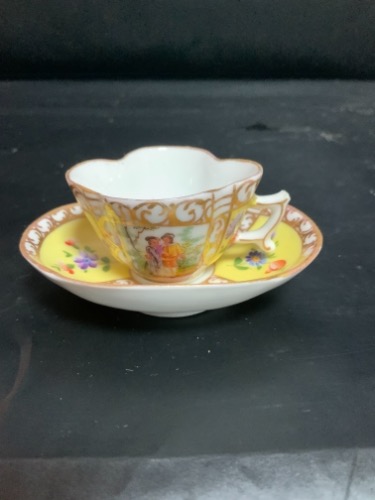 Carl Thieme 핸드페인트 명화 미니 (Doll) 컵&amp;소서-데미지 Carl Thieme Hand Painted Watteau Mini (doll) Cup &amp; Saucer circa 1880 - AS IS