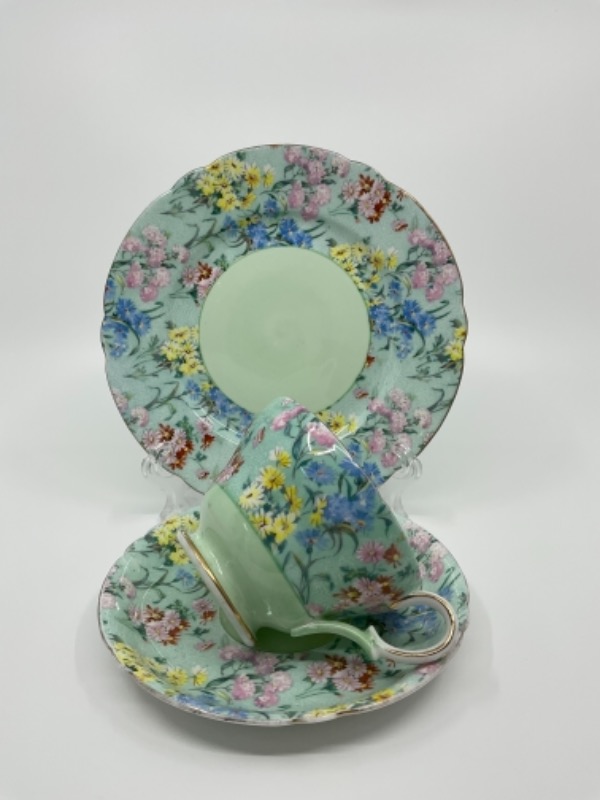 쉘리 “멜로디” 친즈 페턴 “헨리” 쉐입 컵&amp;소서-트리오- Shelley &quot;Melody&quot; Chintz Pattern Henley Shape Cup &amp; Saucer Trio circa 1930