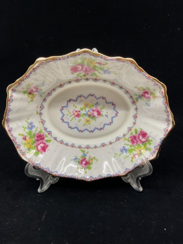 로얄 알버트 “뿌띠 포인트” 페턴 렐리쉬 디쉬 Royal Albert &quot;Petit Point&quot; Pattern Relish Dish circa 1960