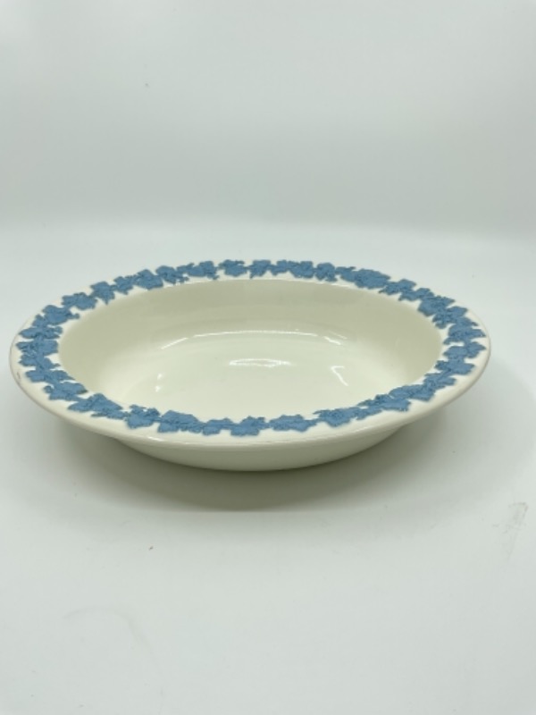 웨지우드 라벤더 안 아이보리 퀸즈웨어 타원형 서빙 보울 Wedgwood Lavender on Ivory Queensware Oval Serving Bowl circa 1964