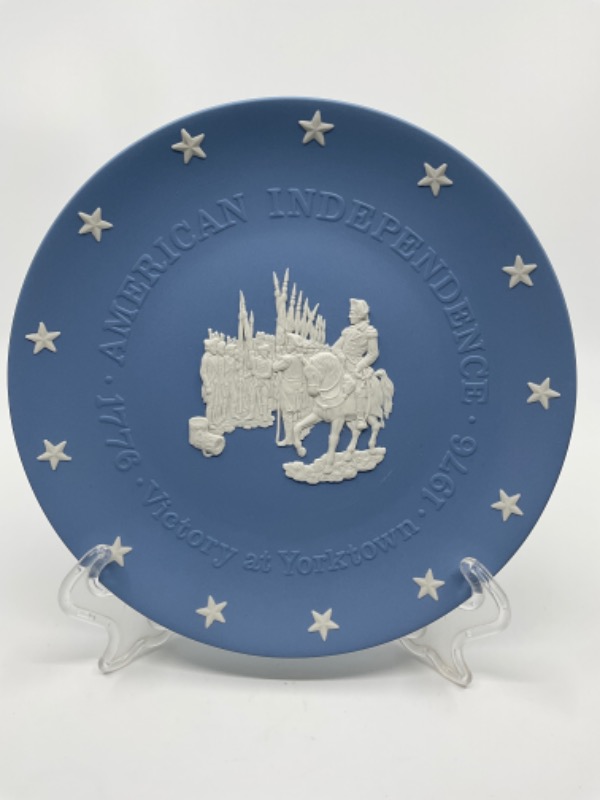 웨지우드 제스퍼웨어  Bicentennial 플레이트-Victory at Yorktown. Wedgwood Jasperware Bicentennial 1976 Plate - Victory at Yorktown.