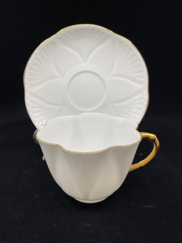 쉘리 &quot;골드 온 화이트&quot; 컵 &amp; 소서-있는 그대로-크랙- Shelley &quot;Gold on White&quot; Cup &amp; Saucer circa 1930 - AS IS