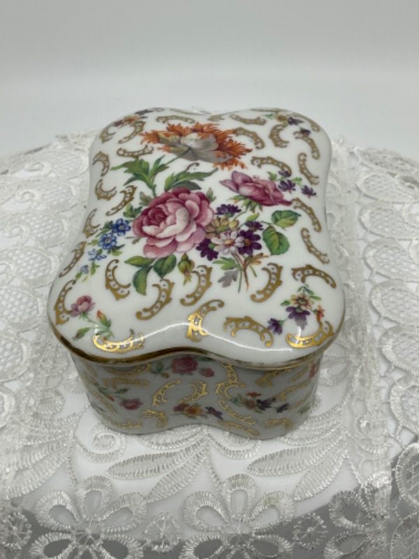 프렌치 드레서 박스-있는 그대로-칩과 크랙- French Dresser Box circa 1900 - AS IS