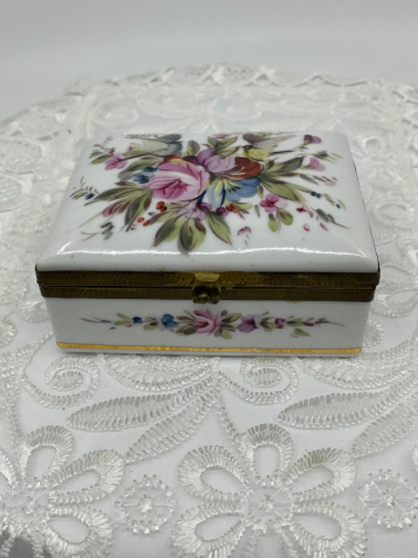 프렌치 핸드페인트 힌지 드레서 박스 French Hand Painted Hinged Dresser Box circa 1890