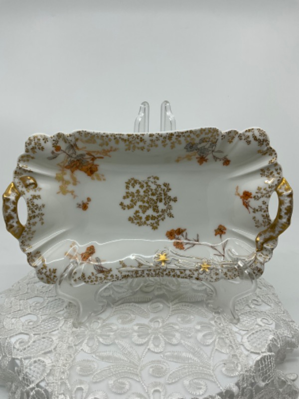 하빌랜드 리모지 &quot;Floral in Relief&quot; 핸들 렐리싀 디쉬 Haviland Limoges &quot;Floral in Relief&quot; Handled Cranberry Dish circa 1880