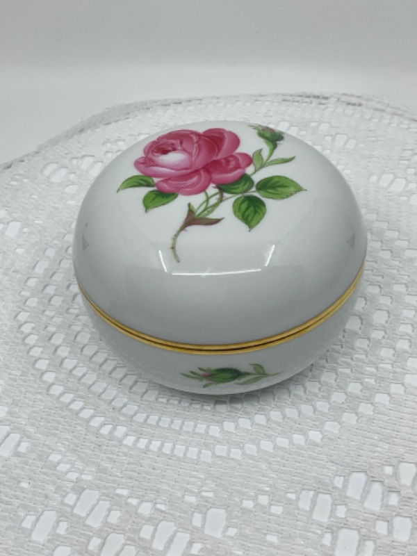 마이센 &quot;핑크 로즈&quot; 커버 디쉬 Meissen &quot;Pink Rose&quot; Covered Dish circa 1940