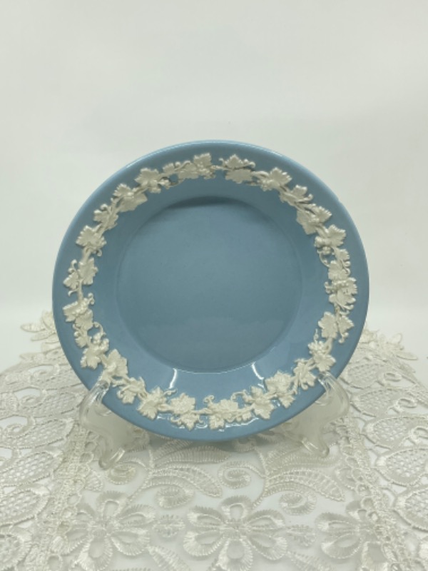 왜지우드 아이보리 온 라벤더 퀸즈웨어 베리 보울  Wedgwood Ivory on Lavender Queensware Berry Bowl circa 1960