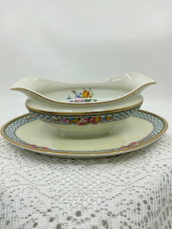 Tressmanes &amp; Vogt 리모지 그레이비 보트 Tressmanes &amp; Vogt Limoges Gravy Boat circa 1900