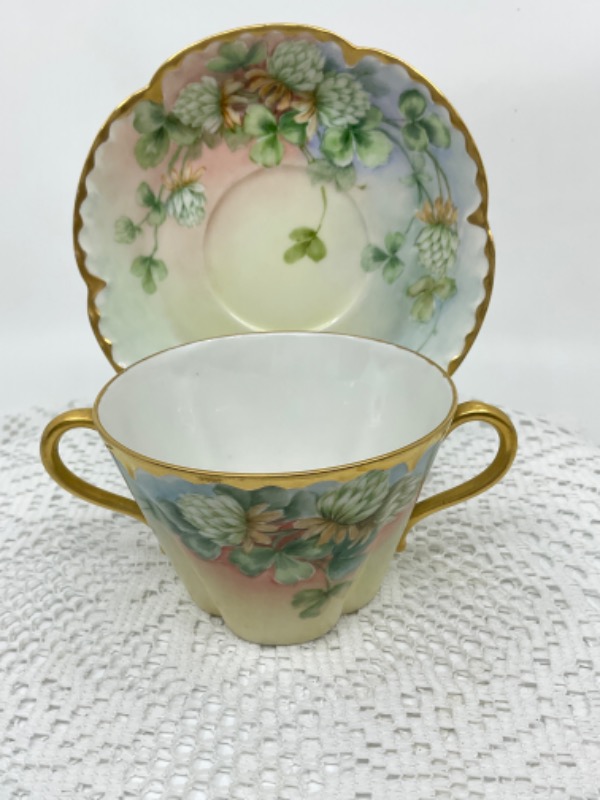 하빌랜드 리모지 핸드페인트 투핸들 컵 &amp; 소서 Haviland Limoges Hand Painted Two Handle Cup &amp; Saucer circa 1900