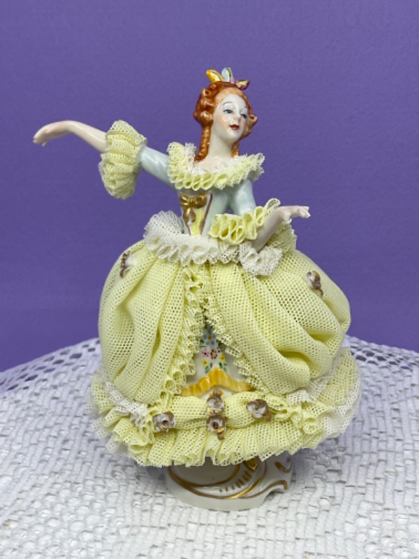 MZ 아이리쉬 드레스덴 레이스 피겨린 MZ Irish Dresden Lace Figurine circa 1970