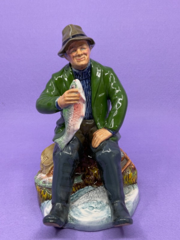 로얄 돌턴 &quot;A Good Catch&quot; 피겨린 Royal Doulton &quot; A Good Catch&quot; Figurine 1965