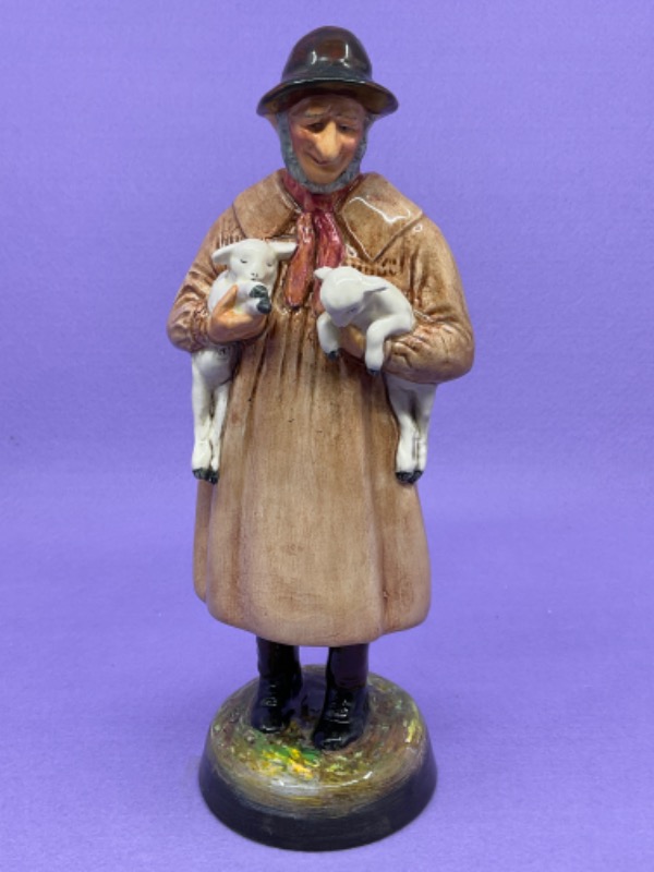 로얄 돌턴 &quot; Lambing Time&quot; 피겨린 Royal Doulton &quot; Lambing Time&quot; Figurine