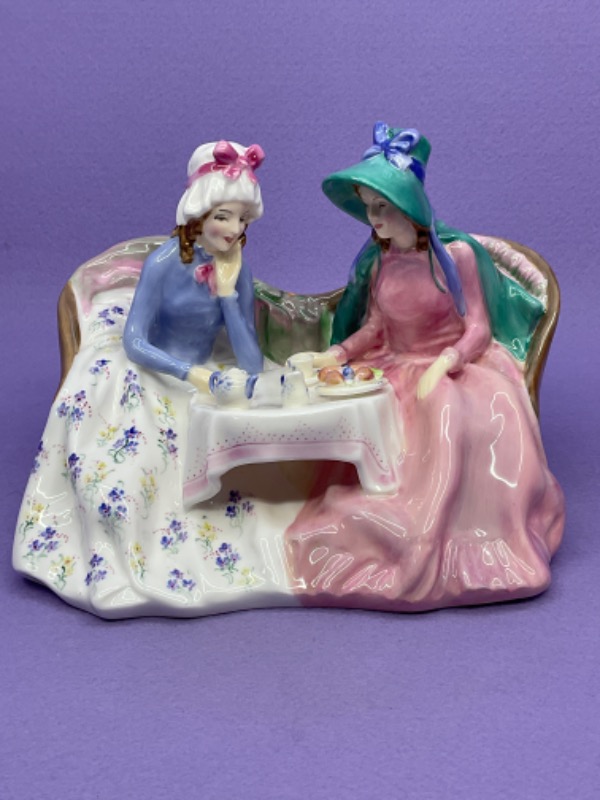 로얄 돌턴 &quot;Afternoon Tea&quot; 피겨린 Royal Doulton &quot;Afternoon Tea&quot; Figurine