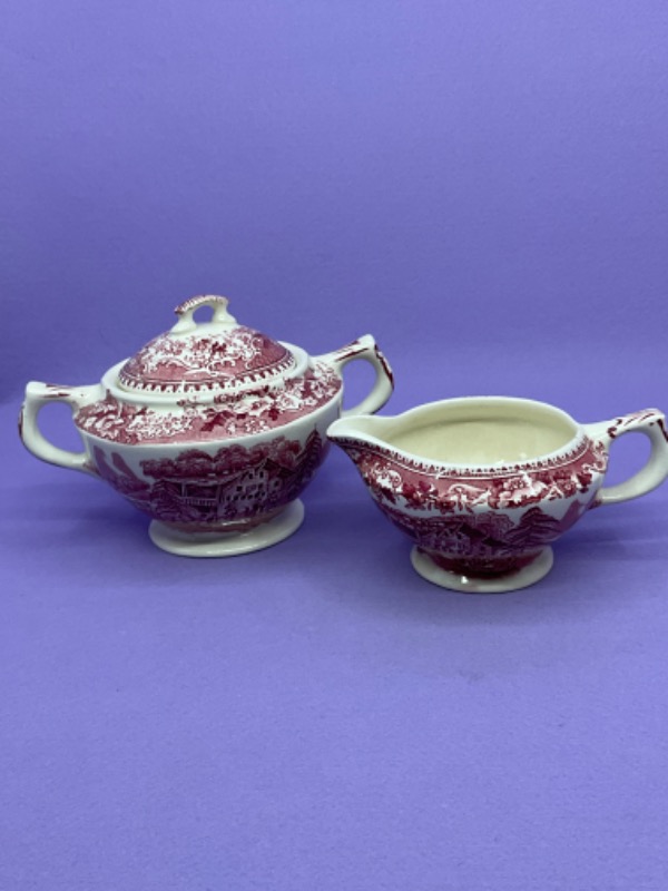 Thomas Hughe 레드 &amp; 화이트 트렌스퍼웨어 (전사) 크리머 &amp; 슈거 Thomas Hughes Red &amp; White Transferware Creamer &amp; Sugar circa 1920