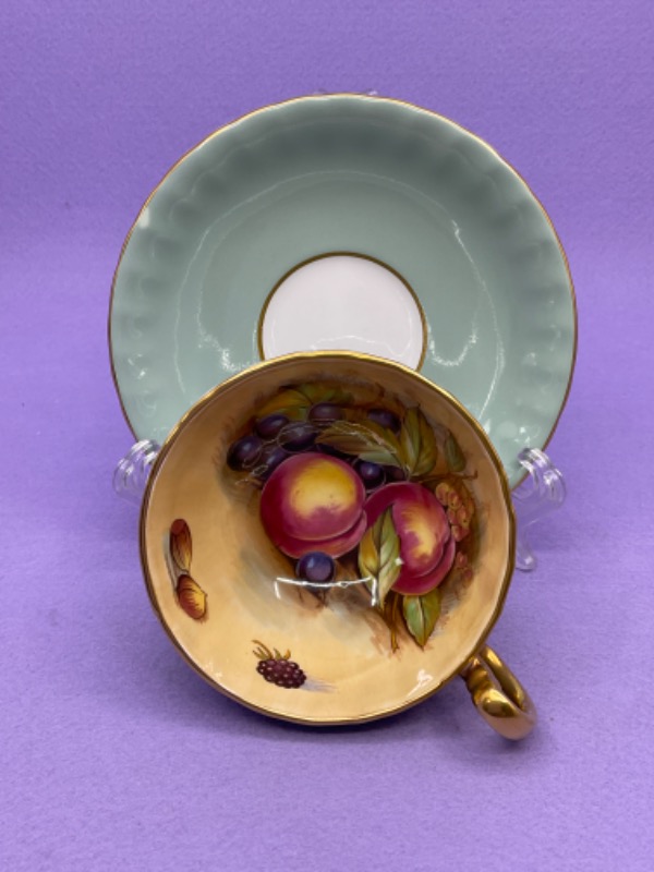 앤슬리 &quot;오쳐드 과일&quot; 컵 &amp; 소서 Aynsley &quot;Orchard Fruits&quot; Cup &amp; Saucer circa 1950