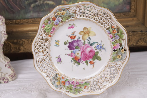 Carl Thieme 드레스덴 핸드페인트 투각 플레이트 Carl Thieme Dresden Saxony 24 cm Scalloped &amp; Reticulated Hand Painted Plate