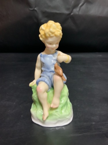 로얄 월쎄스터  &quot;Teatime&quot; 피겨린 Royal Worcester &quot;Teatime&quot; Figurine circa 1982