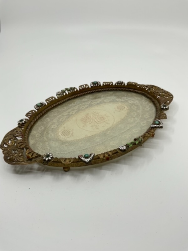 오네이트 향수/드레서 트레이와 자수 레이스 인서트 준 보석 에나멜 보더 Ornate Perfume / Dresser Tray with Embroidered Lase Insert and Semi Precious Stone and Enamel Border