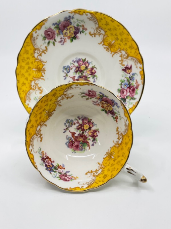 파라곤 &quot;Rockingham&quot; 노랑 컵 &amp; 소서 Paragon &quot;Rockingham&quot; Yellow Cup &amp; Saucer circa 1940