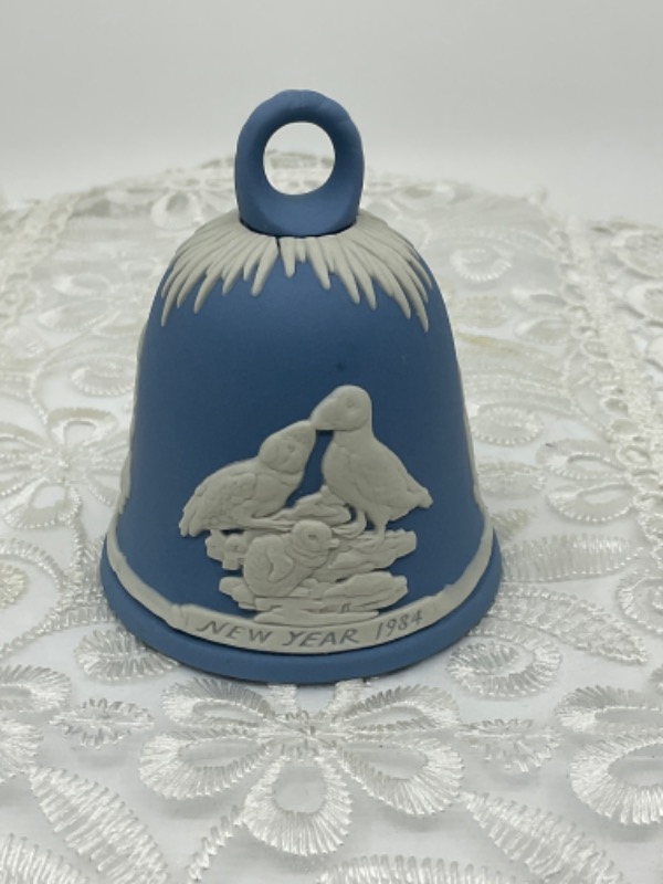 웨지우드 제스퍼웨어 아이보리 온 라벤더 새해 종 Wedgwood Jasperware Lavender New Years Bell 1984