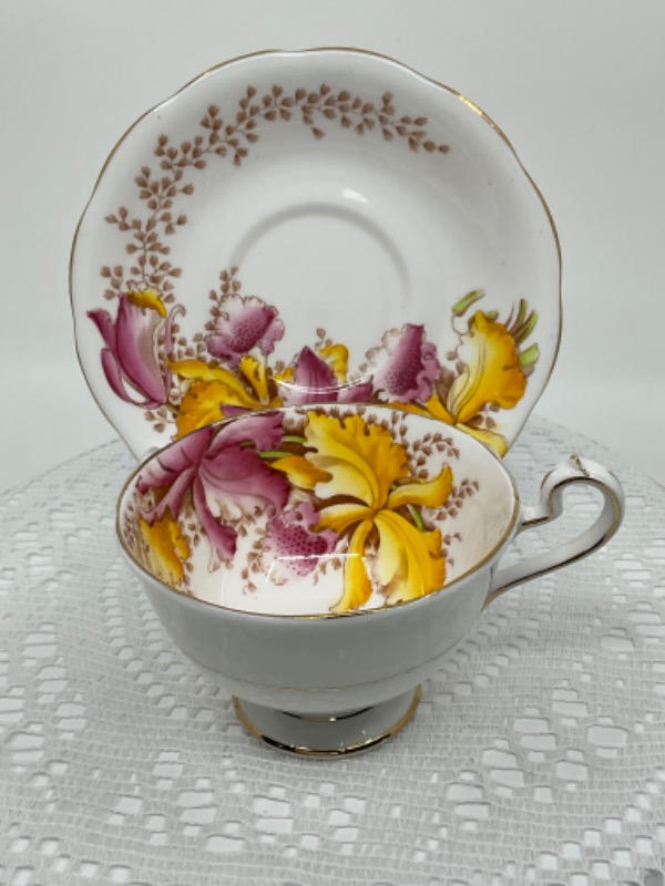 Bell &quot;오챠드&quot;  컵 &amp; 소서 Bell &quot;Orchids&quot; Cups &amp; Saucer circa 1950