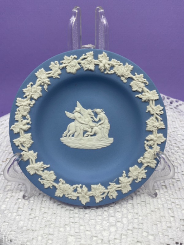 왜지우드 아이보리 온 라벤더 제스퍼웨어 핀 디쉬 Wedgwood Ivory on Lavender Jasperware Pin Dish circa 1960