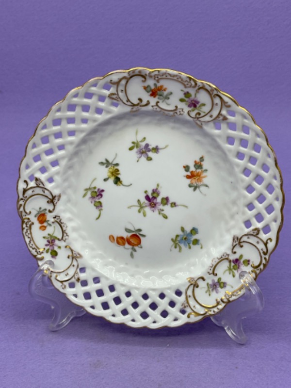 Hirsch 드레스덴 핸드페인트 투각 플레이트 Hirsch Dresden Hand Painted Pierced Plate circa 1894 - 1896