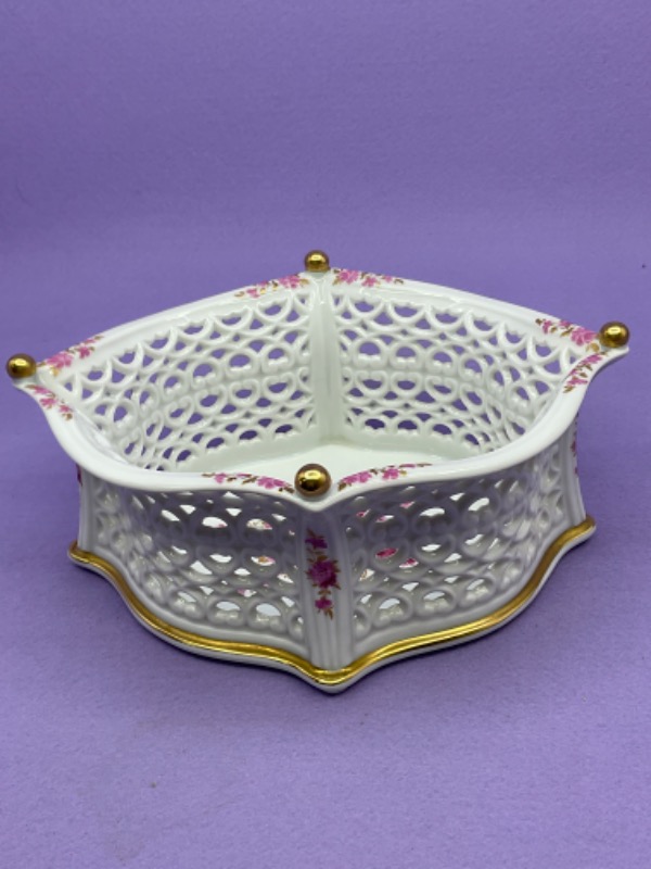 Wallendorf 투각 보울 Wallendorf Pierced Bowl circa 1964