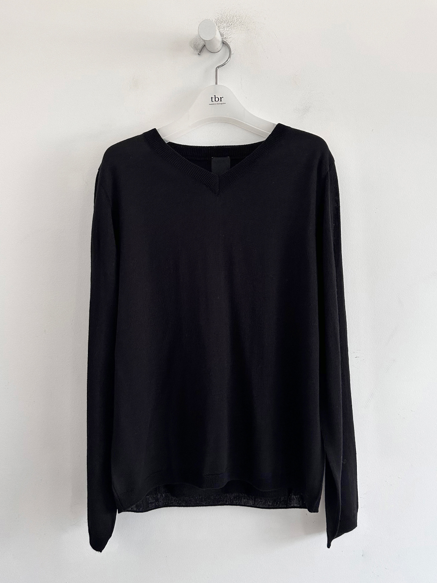 long sleeved tee charcoal color image-S2L23