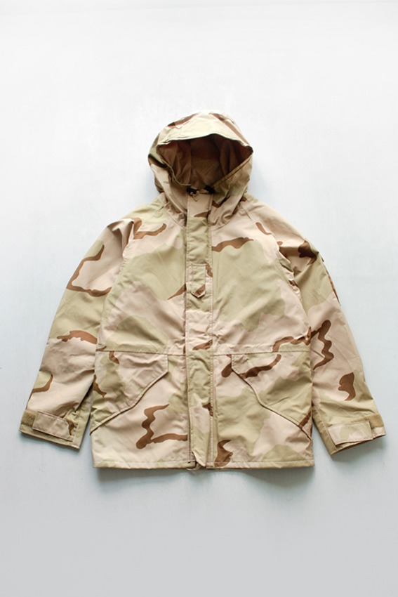 [Deadstock] ECWCS Gore-Tex Parka, Desert camo (M-R)