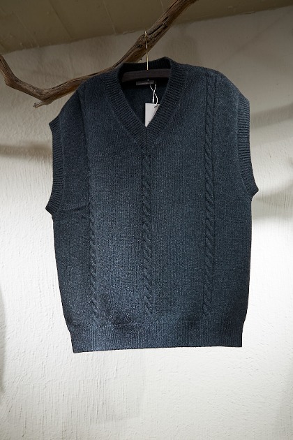 플라넬 Phlannel Yak / Wo Cable V-neck Kint Vest - Green