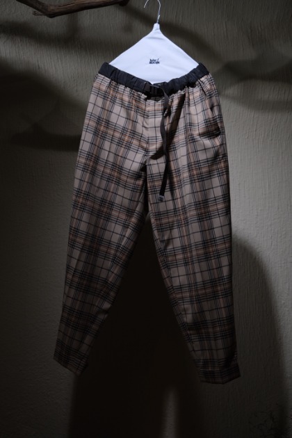 컬러 비콘 Kolor Beacon - Banding Strap Trousers - Beige Plaid