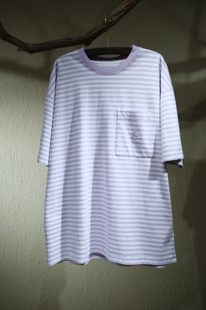 New Amsterdam Surf Association 뉴 암스테르담 서프 어소시에이션 WAX TEE - LILAC STRIPE