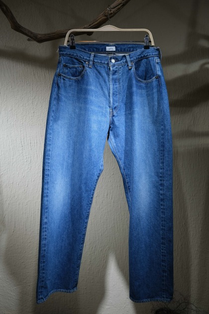 Ciota 시오타 - Genuine Indigo Suvin Cotton 13.5oz Straight 5 P Denim -  Medium Dark Blue Damage