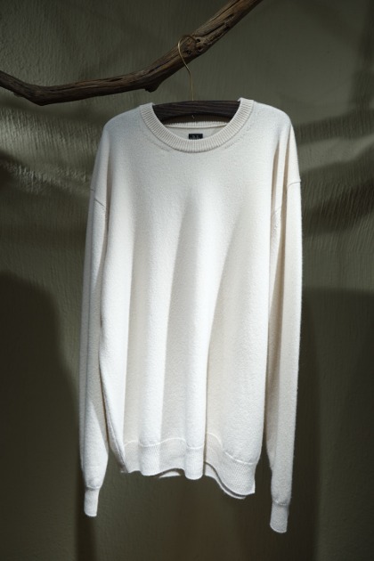 바토너 Batoner INNOCENT 100% CASHMERE CREW NECK - Ivory