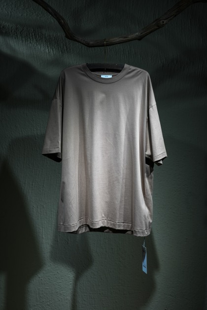 에이톤 도쿄 Aton Tokyo SUVIN 60/2 OVERSIZED T-SHIRT- Camel