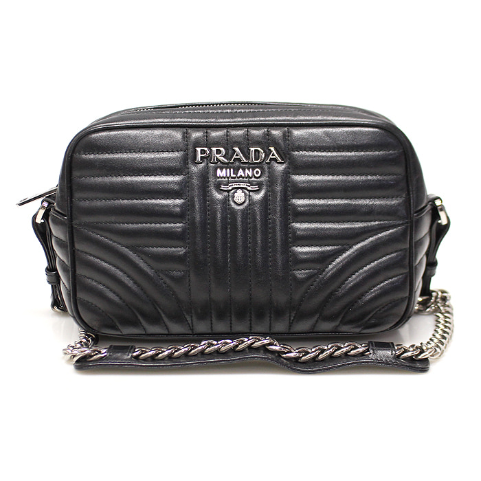 Prada(프라다) 1BH083 블랙 소프트 카프스킨 다이아그램 은장 메탈 레터링 체인 숄더백