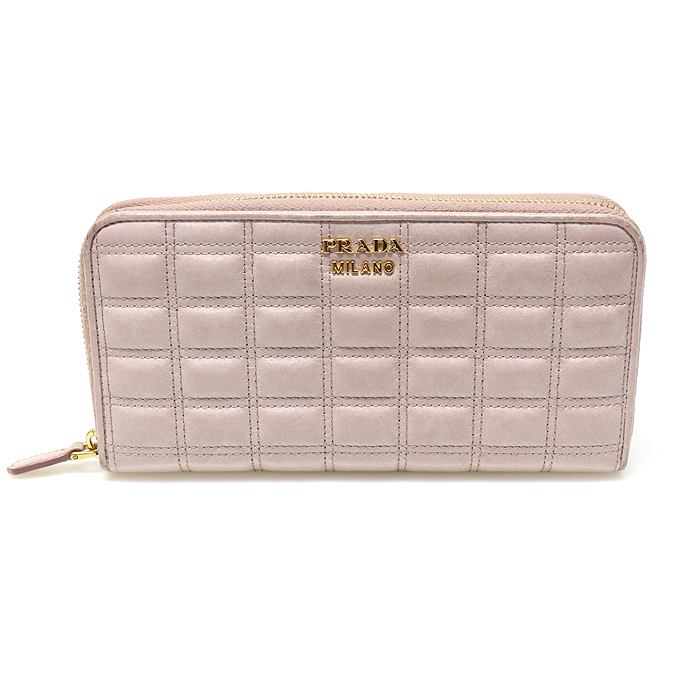 Prada(프라다) 1M0506 베이지 비텔로 샤인 퀄팅 금장 로고 짚 어라운드 장지갑