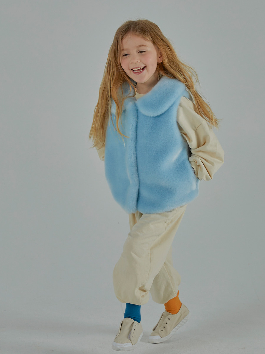 CARA COLLAR ECO FUR KIDS VEST [SKY BLUE]