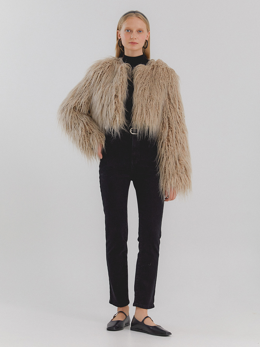 GLORY SHORT crop fur jacket [white pepper]