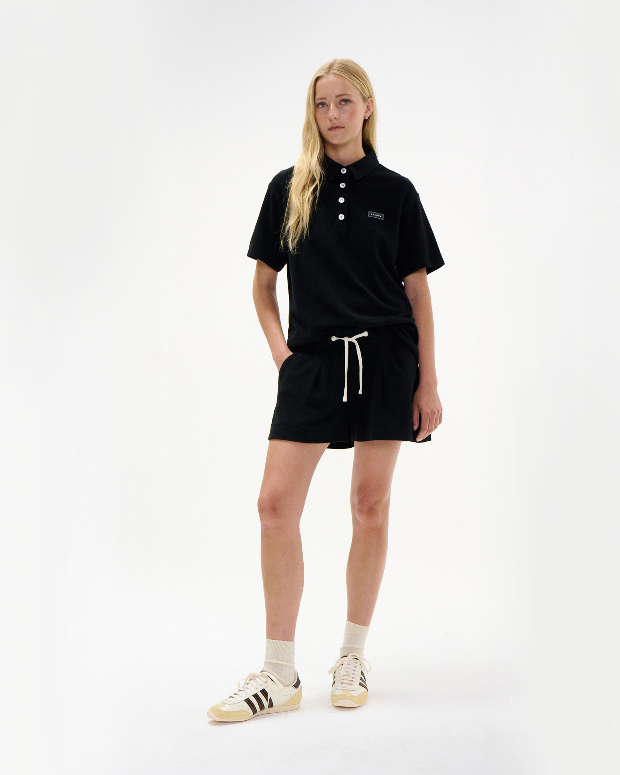 EMMA TERRY SHORTS BLACK | 나일로라