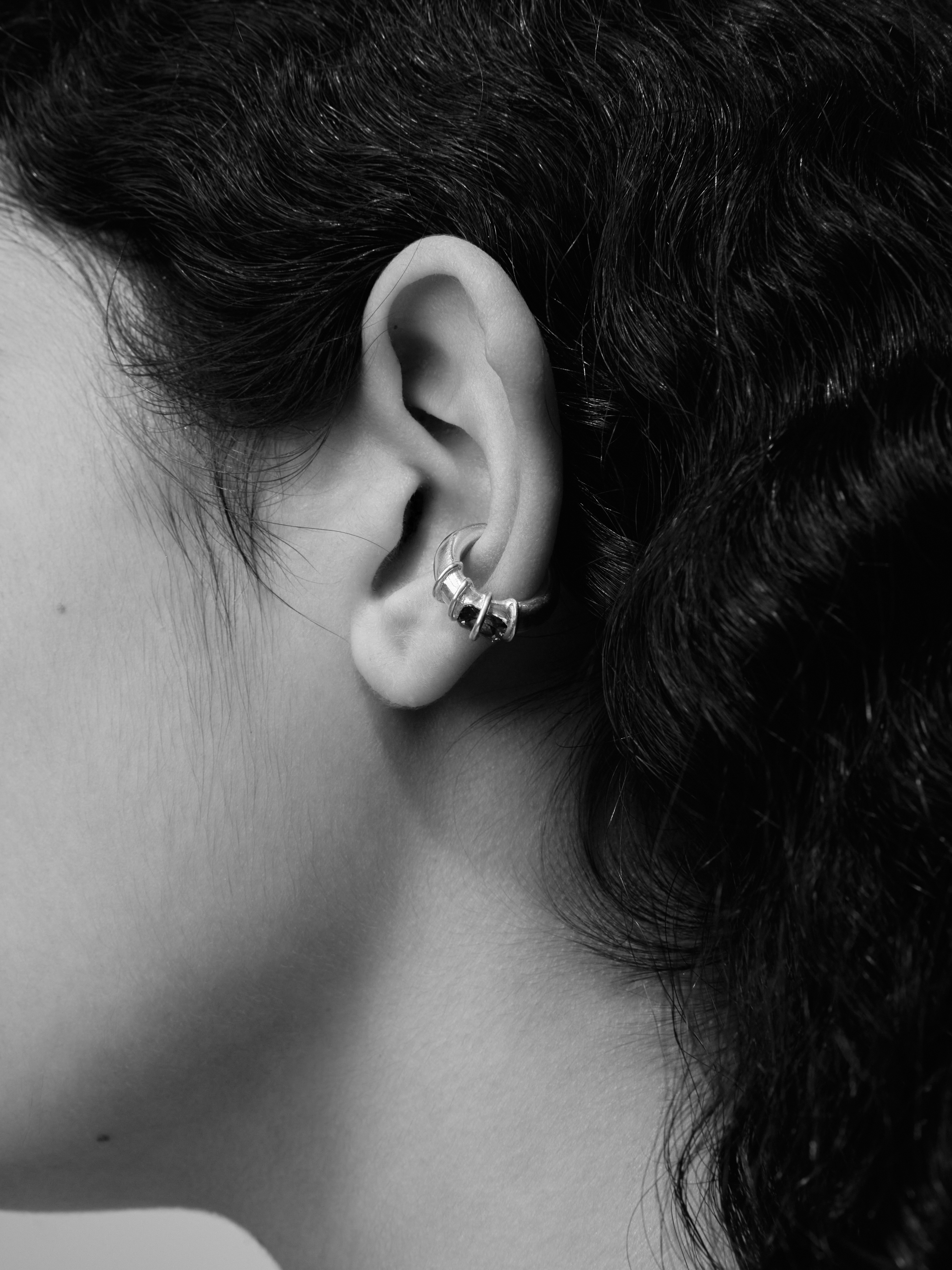 Vine Earcuff Black