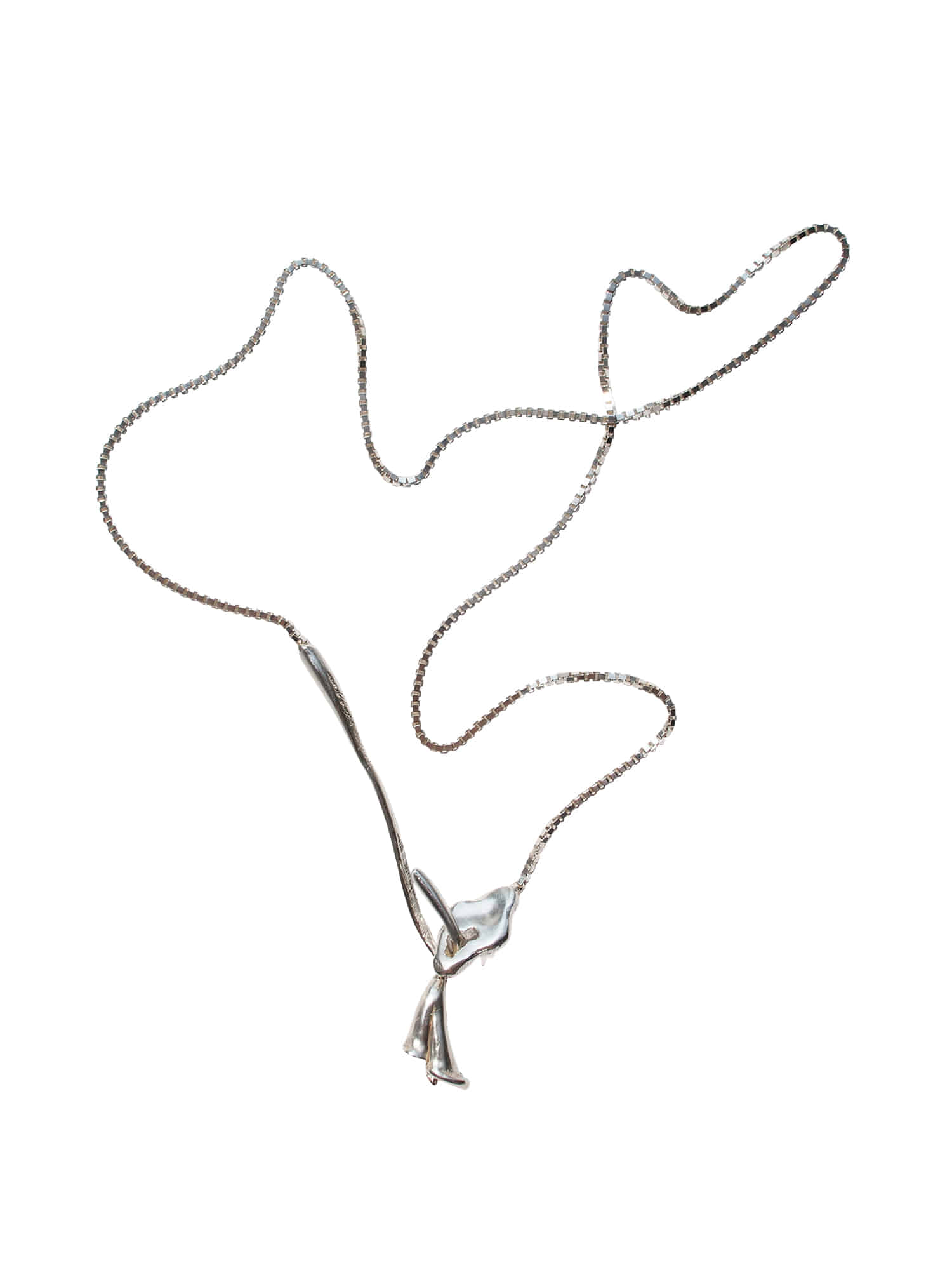 Loop Calla Necklace