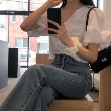 minimal blouse